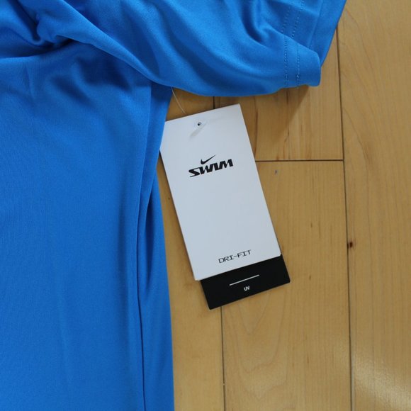 NWT NIKE MEN'S HYDROGUARD SWIM UPF 40+ T-SHIRT ROYAL BLUE - Picture 3 of 6